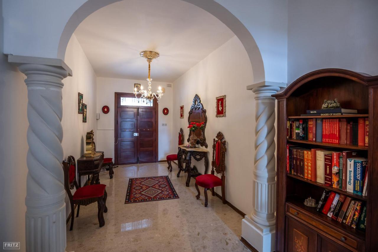 Close To Airport - Private Room With Private Bathroom Adults Only Gudja Exterior photo